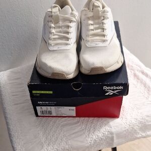 Reebok Womens Off-White Sneakers Size  8